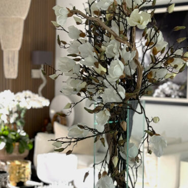 White Magnolias in 20″ Tall Casa Moderna